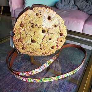 Cookie Crossbody